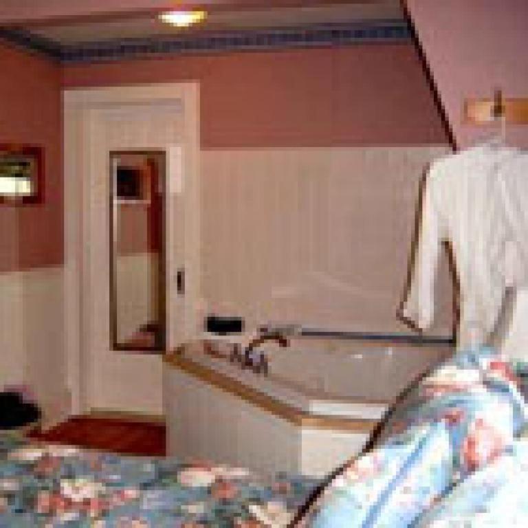 Brookview Manor Inn Canadensis Exterior photo